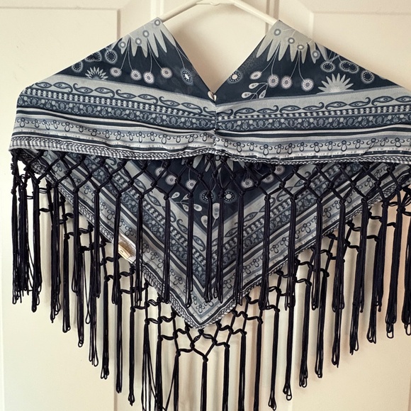 Fringed Shawl Scarf, Navy Blue and White. - Picture 5 of 8